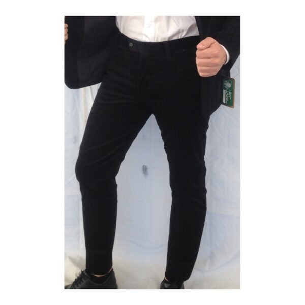 pantalone nero di velluto fatto in sardegna