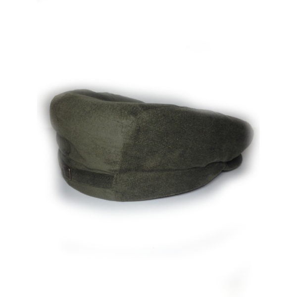 cappello tipico sardo in velluto verde realizzato dal berrettificio giovanni demurtas
