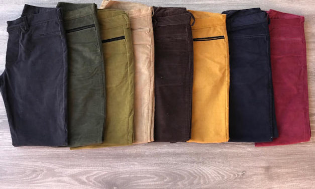 Pantaloni in velluto sardo: una scelta adatta ad ogni stile.